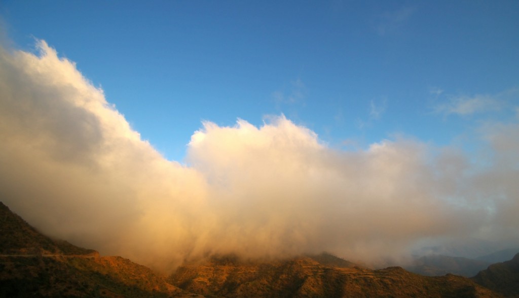 IMGP1378.web Asmara Mountain Sundawn + Clouds
