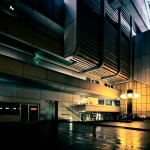Beleuchtete Fassade des ICC Berlin