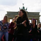 Bild-27-Zumba-Flashmob-Brandenburger-Tor