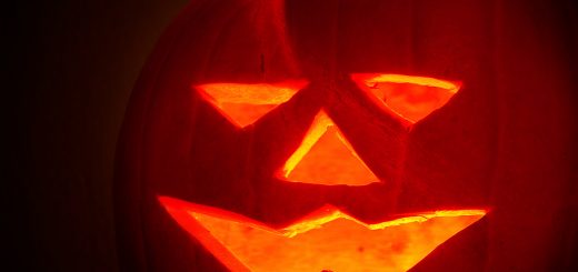 Leuchtender Kürbiskopf