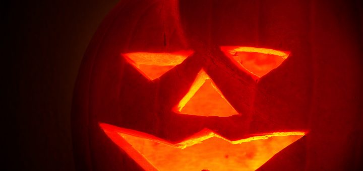 Leuchtender Kürbiskopf