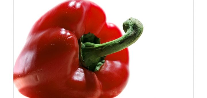 Paprika ballt Stengel zur Faust