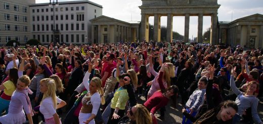 Bild-40-Zumba-Flashmob-Brandenburger-Tor