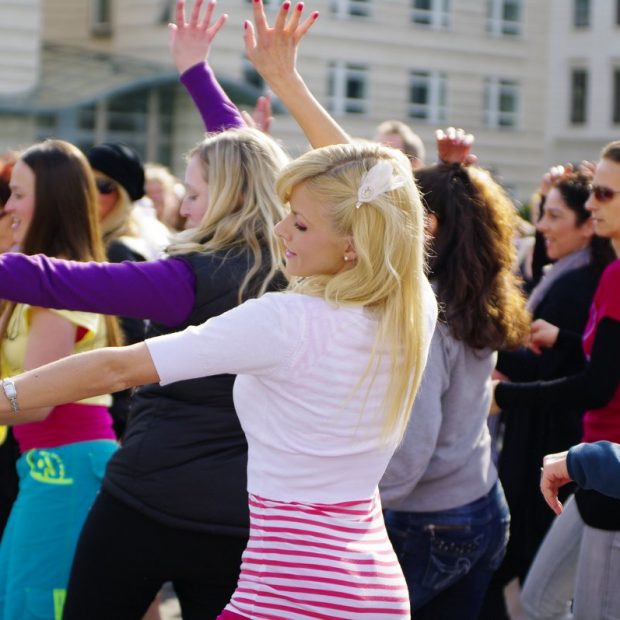 Bild-50-Zumba-Flashmob-Brandenburger-Tor