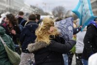 Bild00012-Kissenschlacht-Brandenburger-Tor