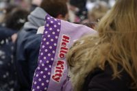 Bild00017-Kissenschlacht-Brandenburger-Tor