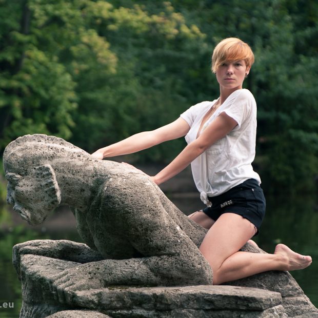 Nancy Markmann - Portraitfoto im Treptower Park, Berlin
