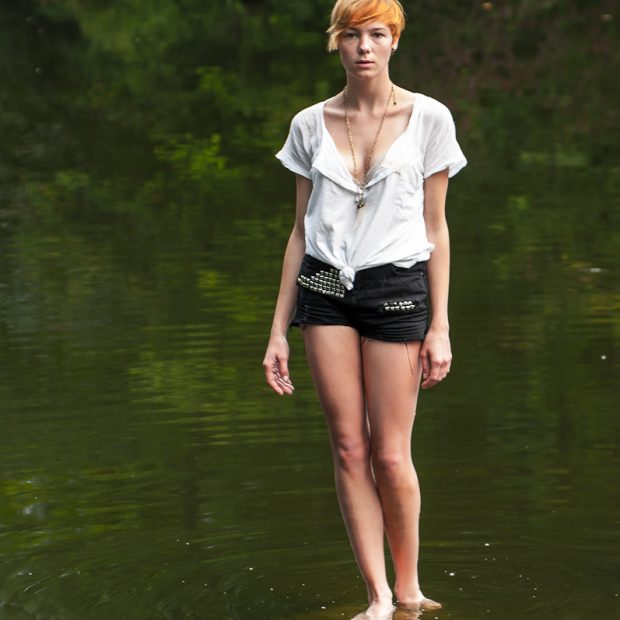 Nancy Markmann - Portraitfoto im Treptower Park, Berlin