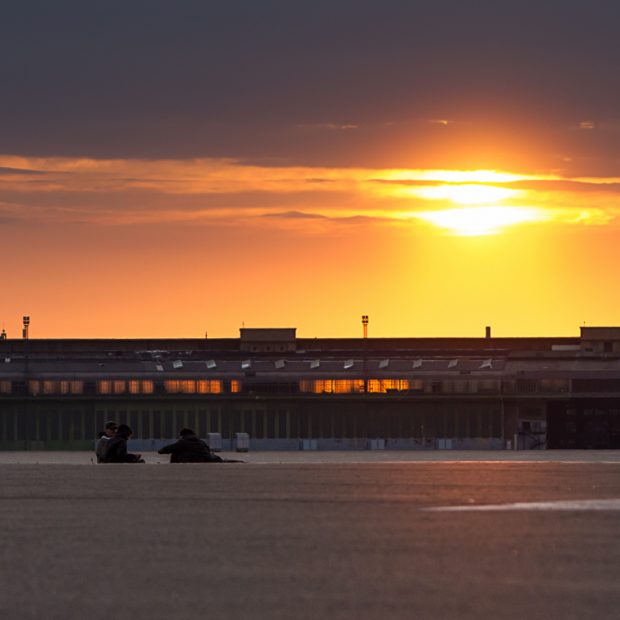Sonnenuntergang an der Tempelhofer Freiheit