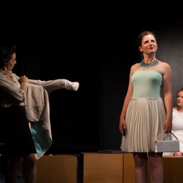 Szenenbild Oscar Wilde "Der nötige Ernst"