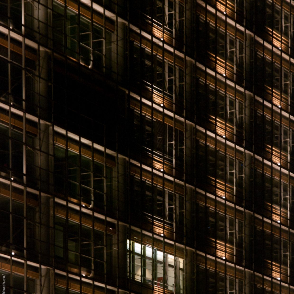 Kollhoff Tower am Potsdamer Platz bei Nacht