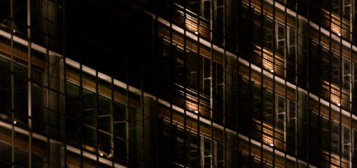 Kollhoff Tower am Potsdamer Platz bei Nacht