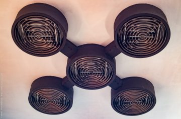 Beleuchtungselement in der Unterführung am ICC