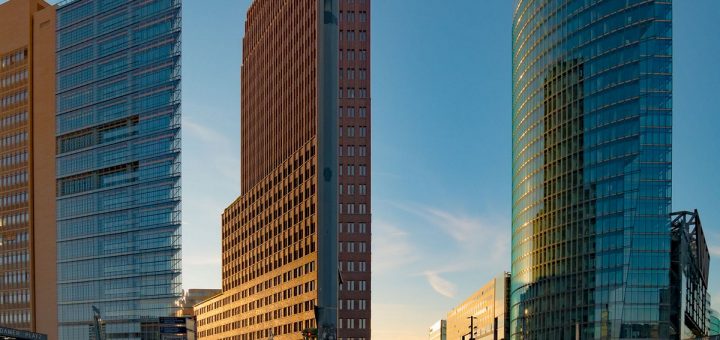 _1210175-PotsdamrePlatz-color-articel