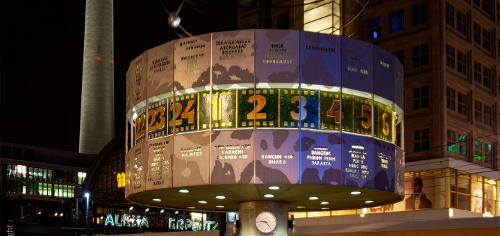Weltzeituhr Alexanderplatz Berlin